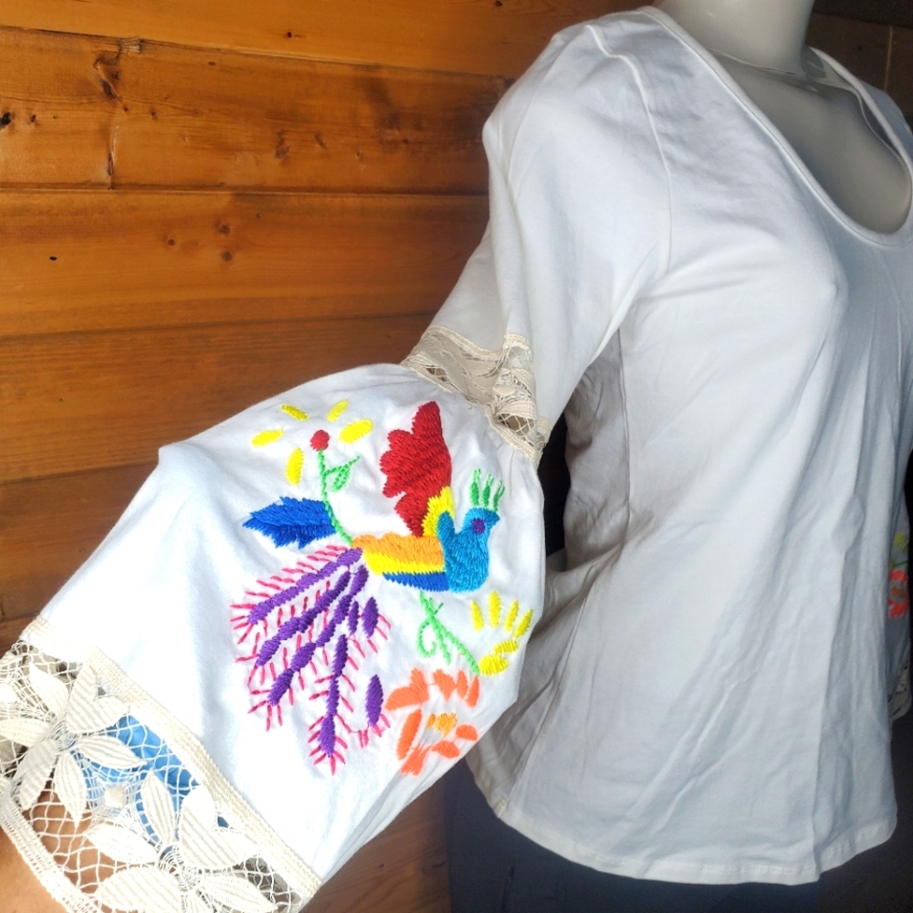 ❤ New boutique Vava top Mexican style embroidered crochet long sleeve Si…